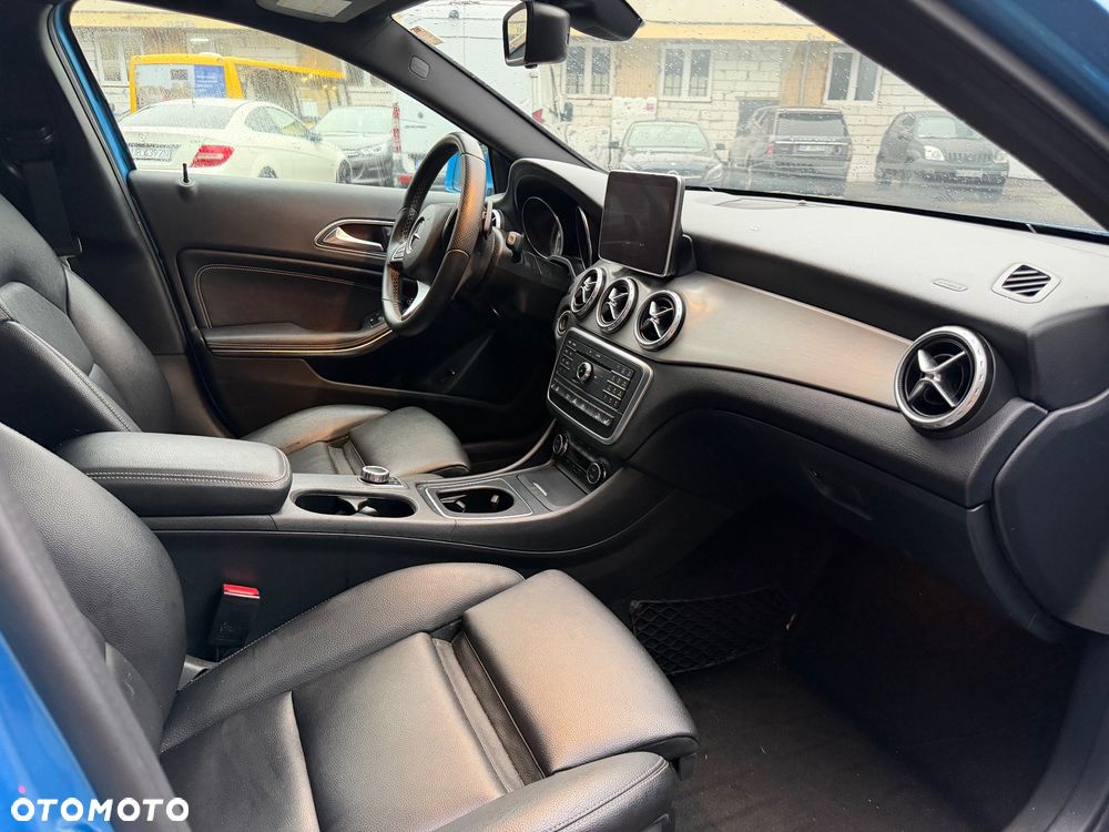Mercedes-Benz GLA 250 7G-DCT AMG Line - 16