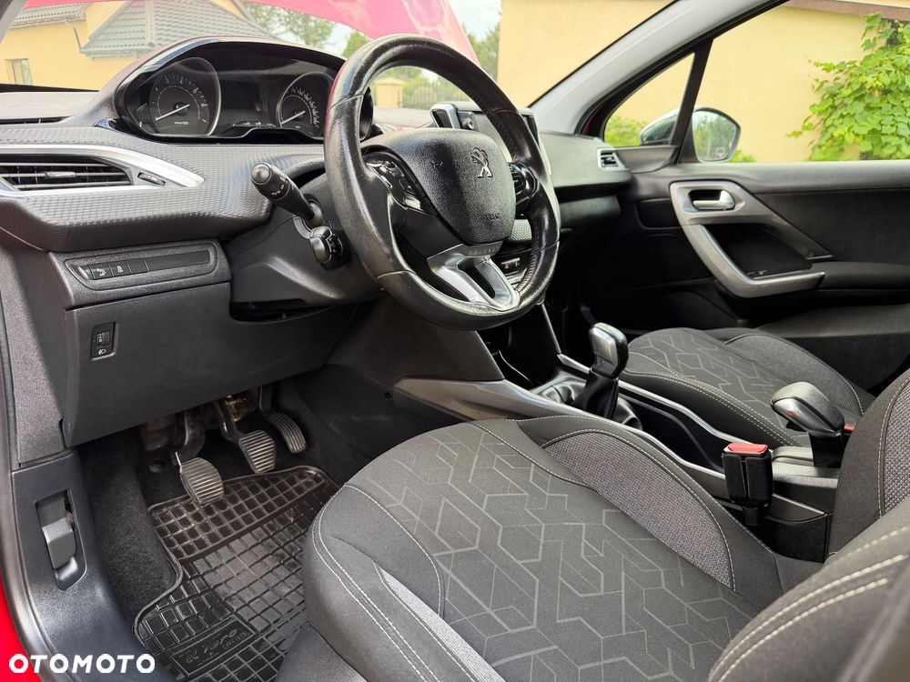 Peugeot 2008 1.2 Pure Tech Style EU6 - 15