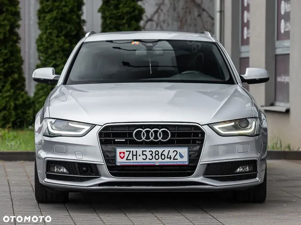 Audi A4 Avant 2.0 TDI DPF clean diesel quattro S tronic S line Sportpaket - 4
