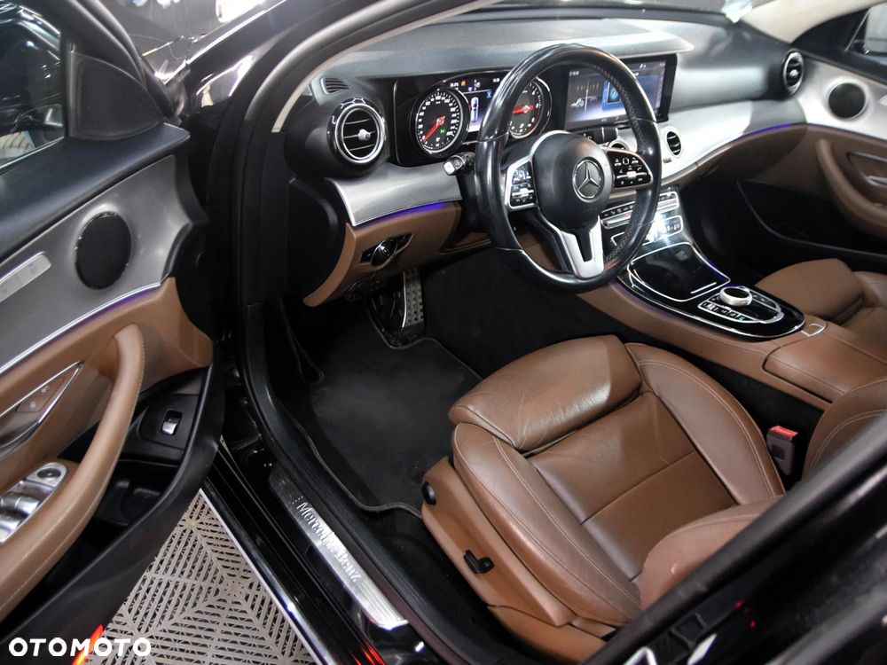 Mercedes-Benz Klasa E 220 d 9G-TRONIC - 16