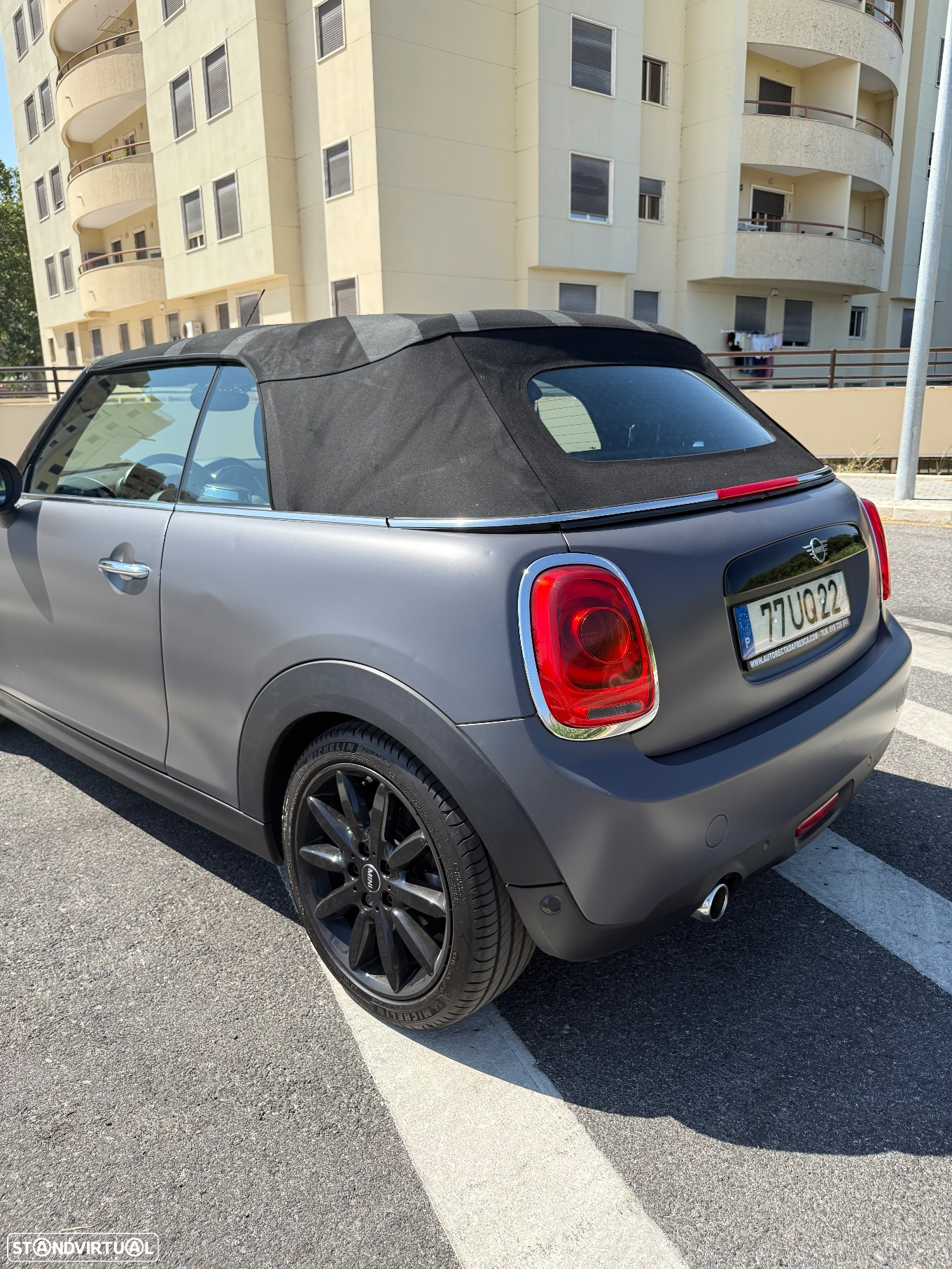 MINI Cabrio Cooper D - 12