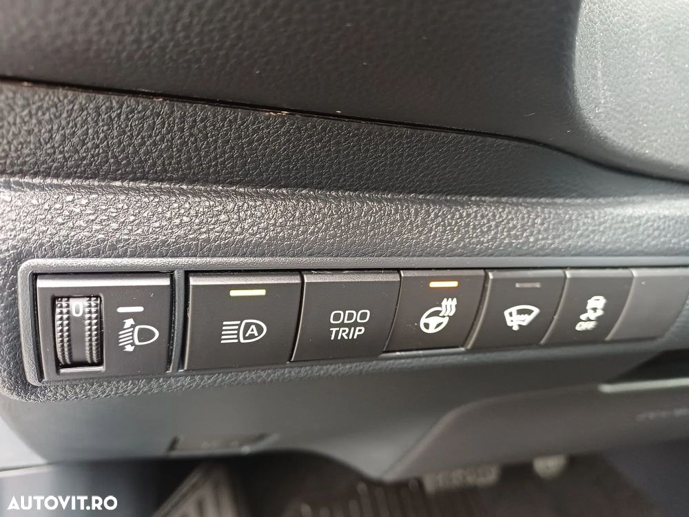 Toyota Corolla 1.8 HSD Dynamic - 12