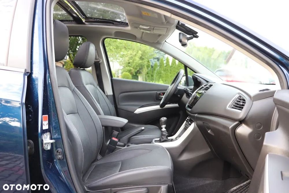Suzuki SX4 S-Cross 1.4 T Premium - 8