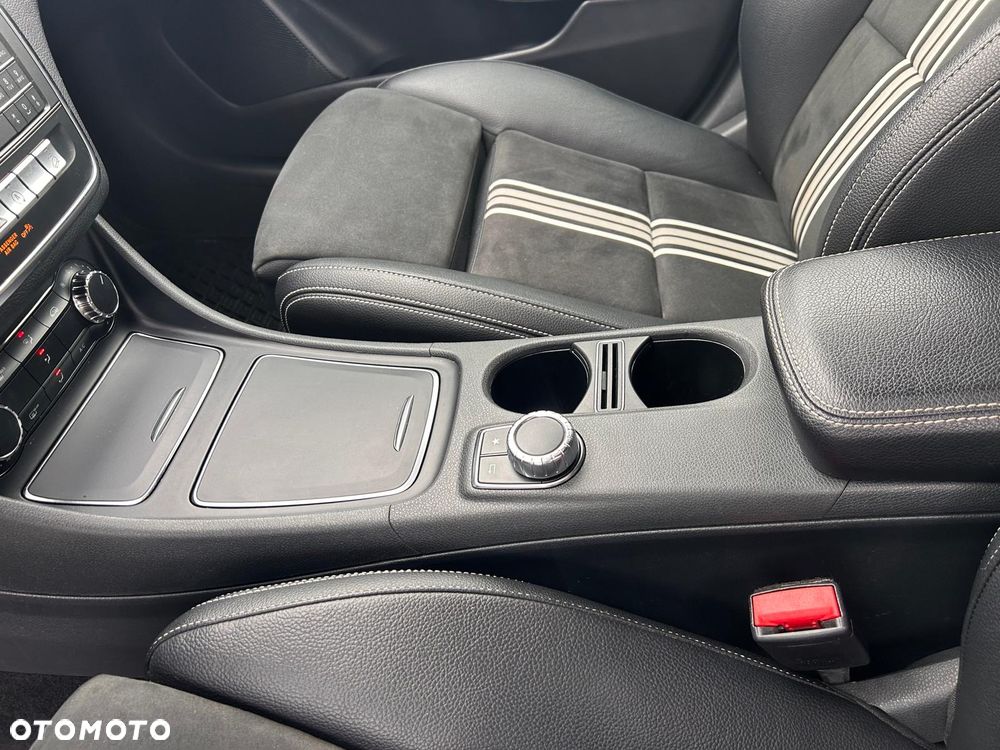Mercedes-Benz GLA - 18