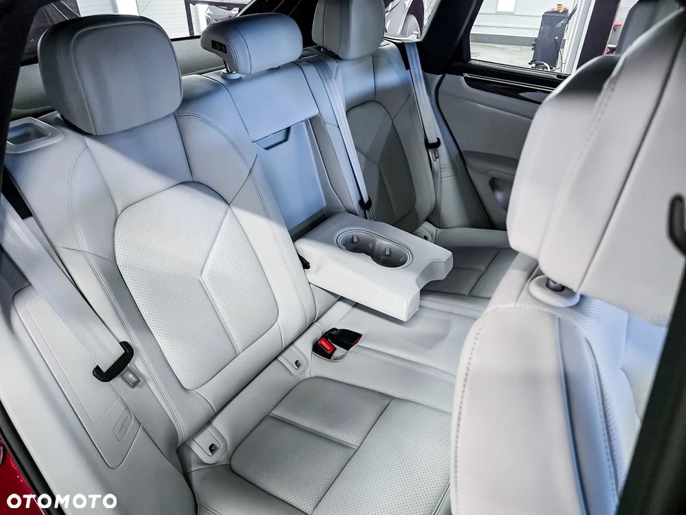 Porsche Macan T - 19