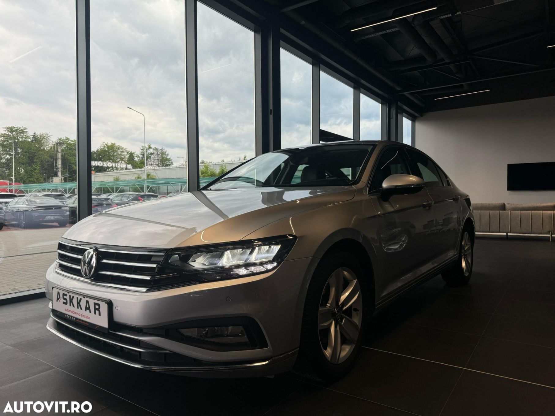 Volkswagen Passat 2.0 TDI DSG Highline - 38
