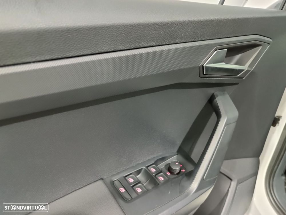 SEAT Arona 1.0 TSI Wave Plus DSG - 37