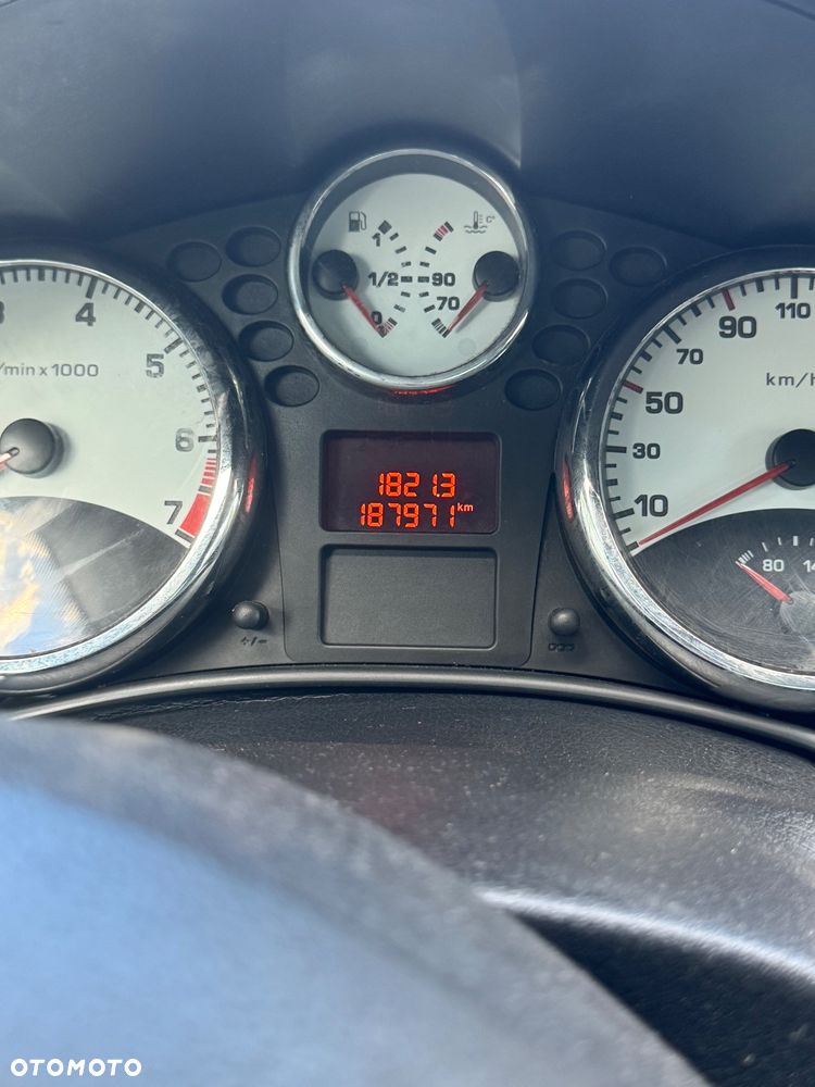 Peugeot 207 CC - 8