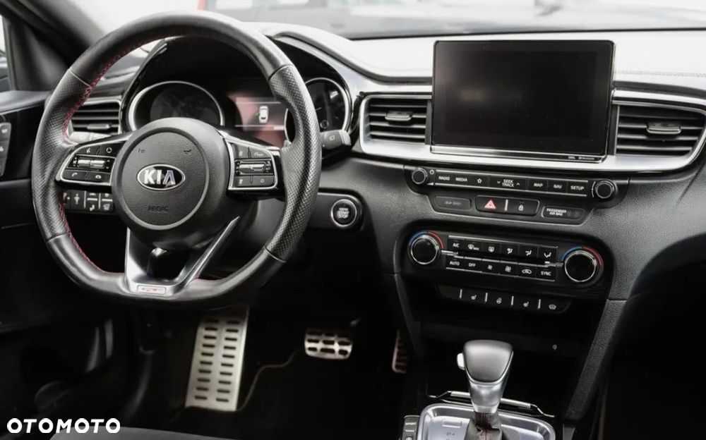 Kia ProCeed 1.6 T-GDI GT DCT - 13
