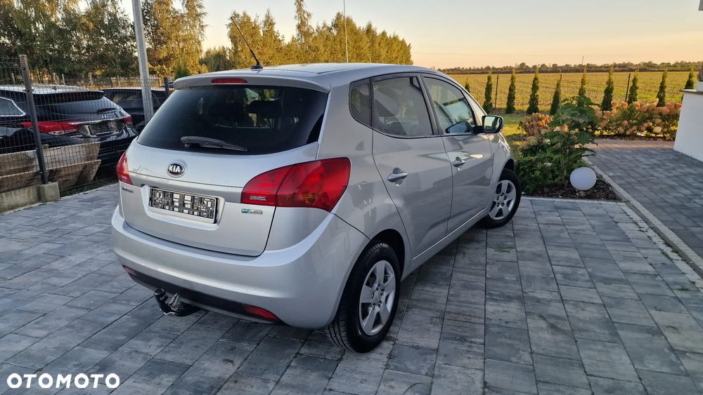 Kia Venga - 10