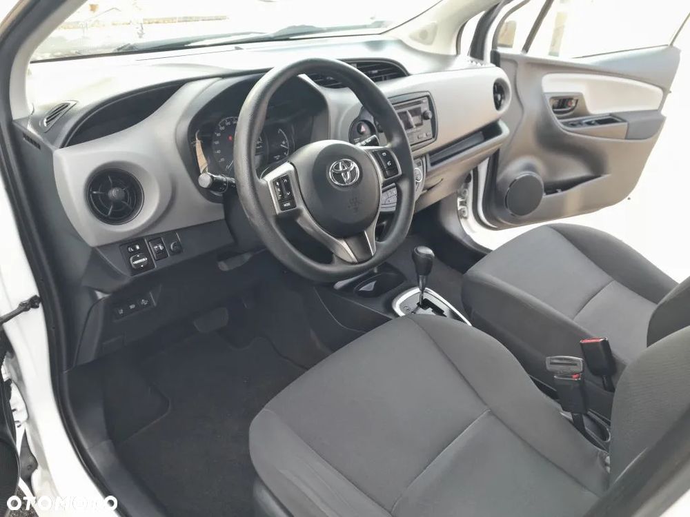 Toyota Yaris Hybrid 100 Active - 7