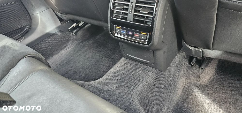 Volkswagen Passat Variant 2.0 TDI DSG (BlueMotion Technology) Highline - 13