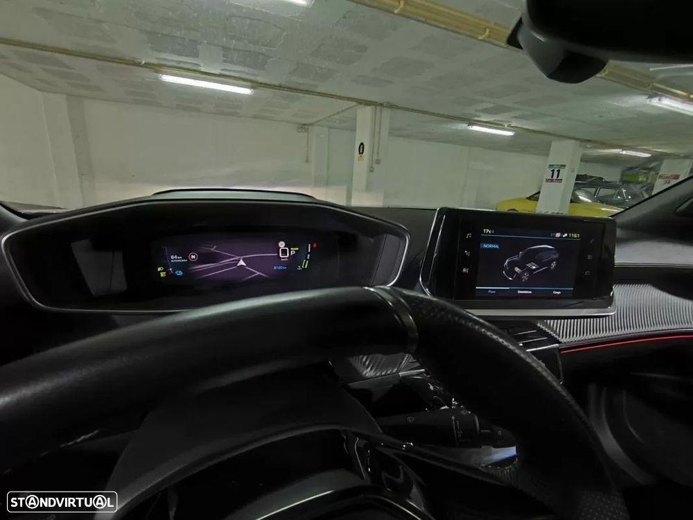 Peugeot e-2008 50 kWh GT - 14