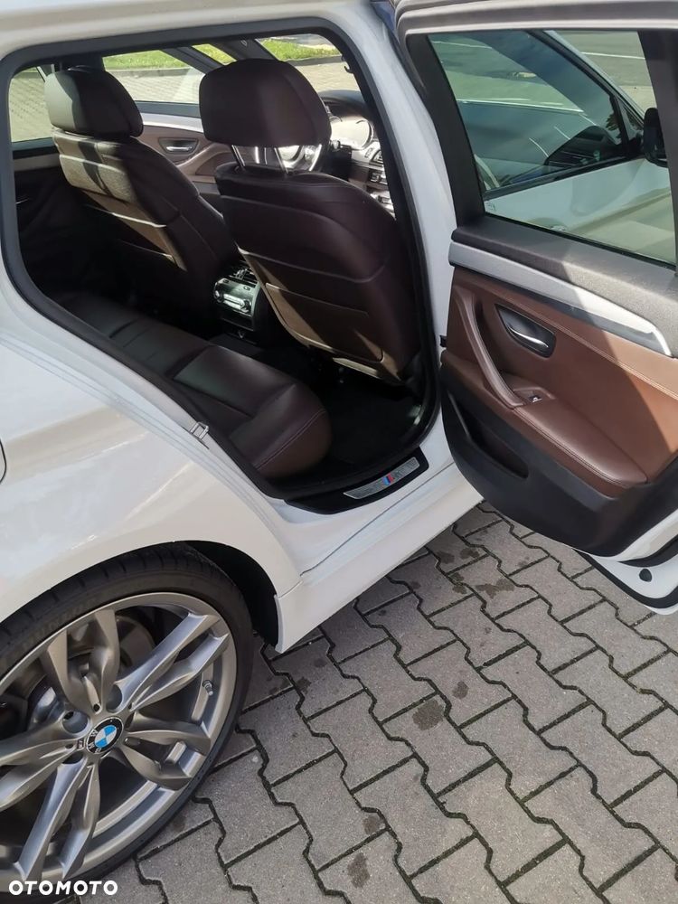BMW Seria 5 M550d xDrive - 12