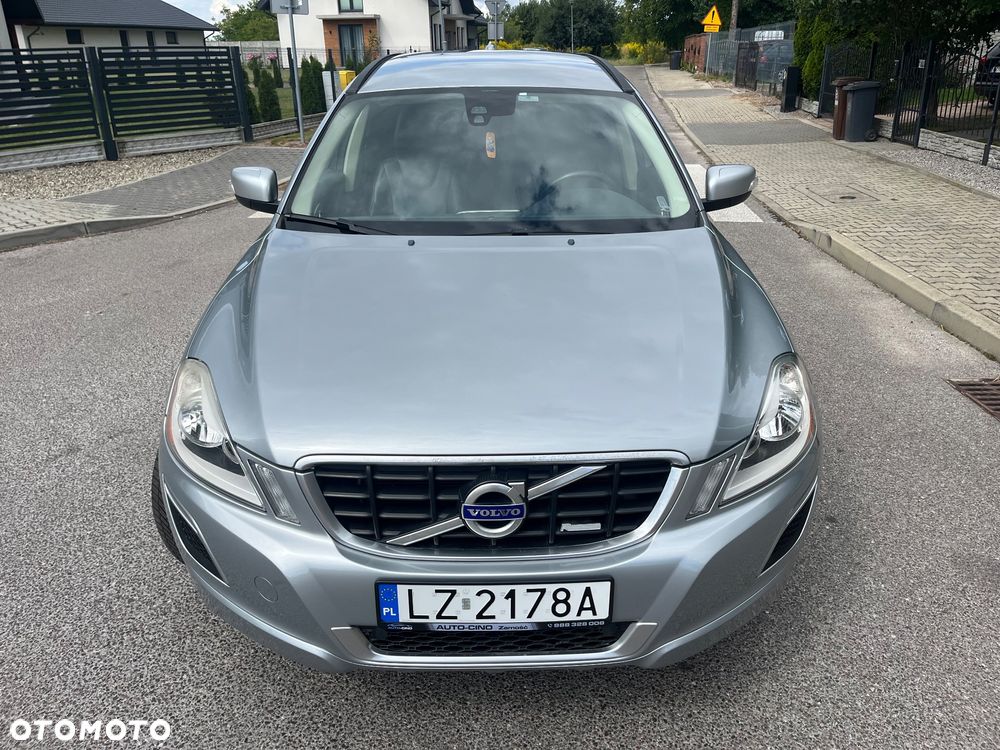 Volvo XC 60 D3 AWD R Design - 4