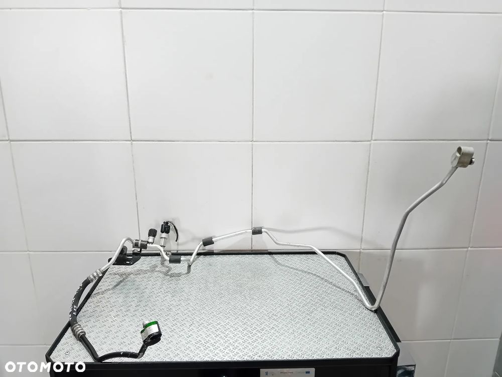 wąż przewód rura klimatyzacji VW Beetle 5C 2012 1.6 TDI 5G0820741AG - 1