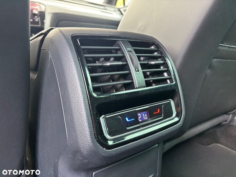 Volkswagen Passat 2.0 TDI SCR Style DSG - 35