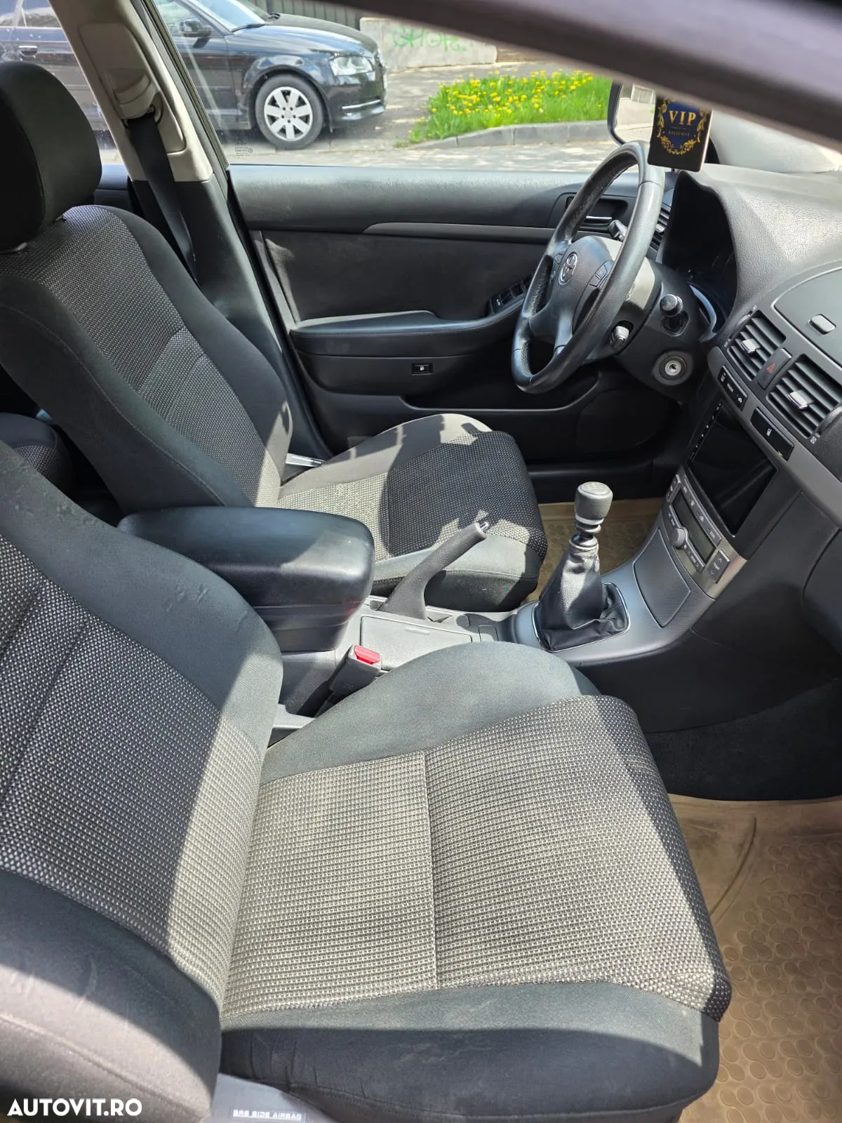 Toyota Avensis - 4