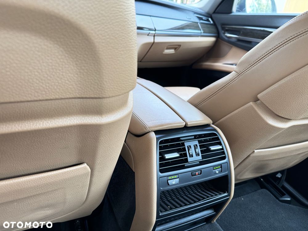 BMW Seria 7 740d xDrive Edition Exclusive - 34