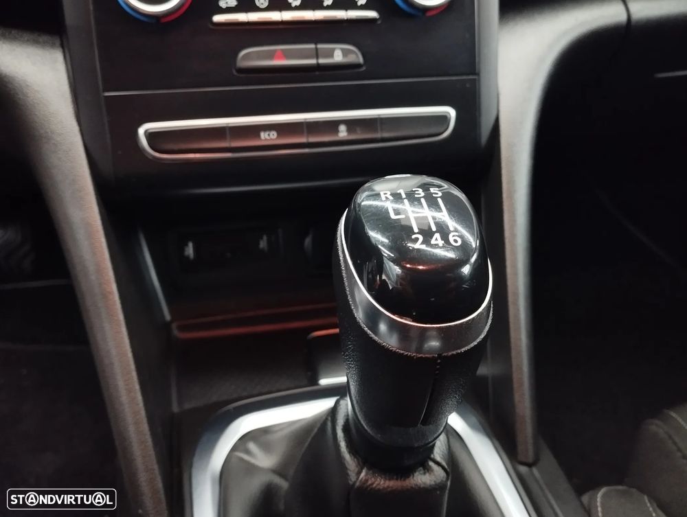 Renault Mégane Sport Tourer 1.5 Blue dCi Limited - 32