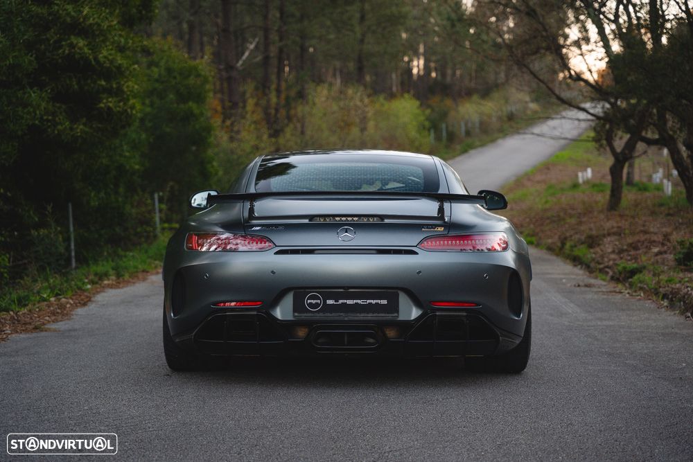 Mercedes-Benz AMG GT R - 12