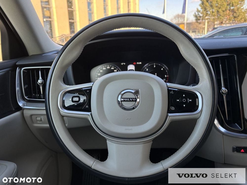 Volvo V60 Cross Country - 23