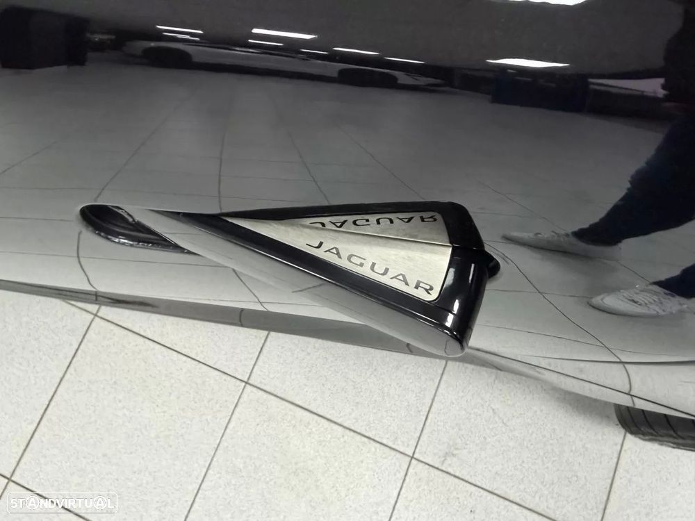 Jaguar F-Type 2.0 i4 R-Dynamic Black - 30