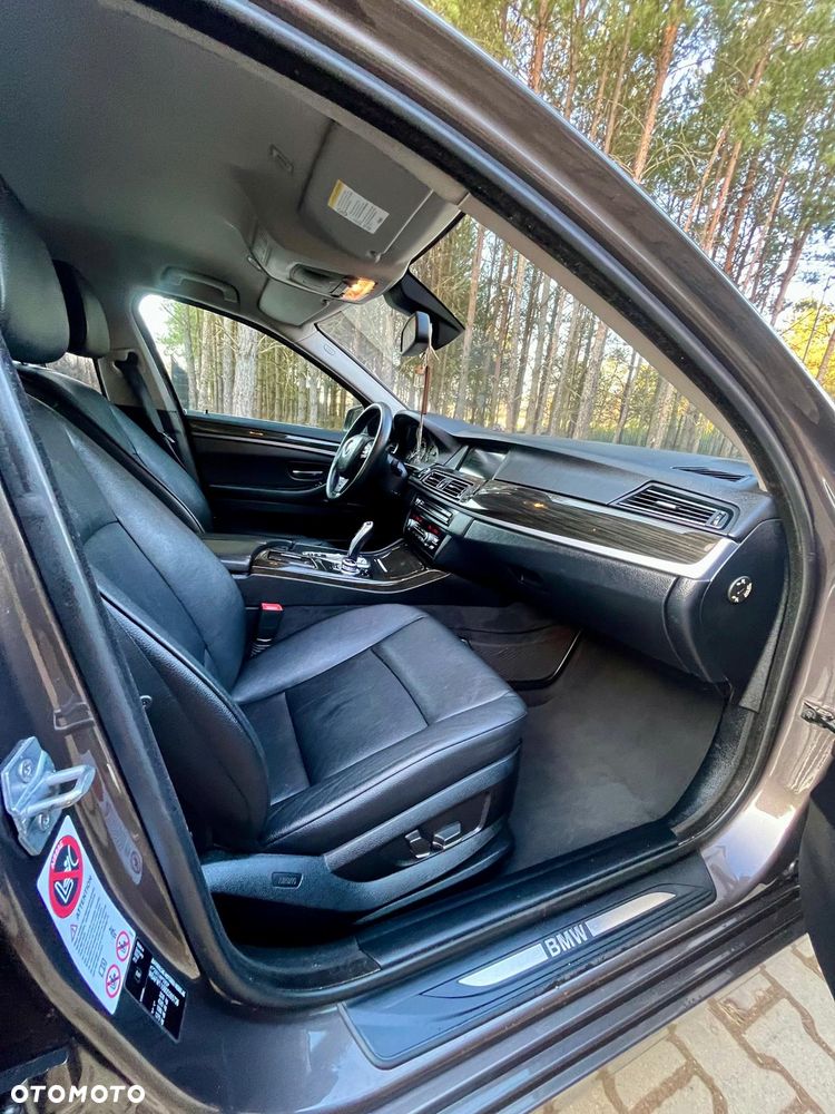 BMW Seria 5 ver-520d-xdrive-luxury-line - 9