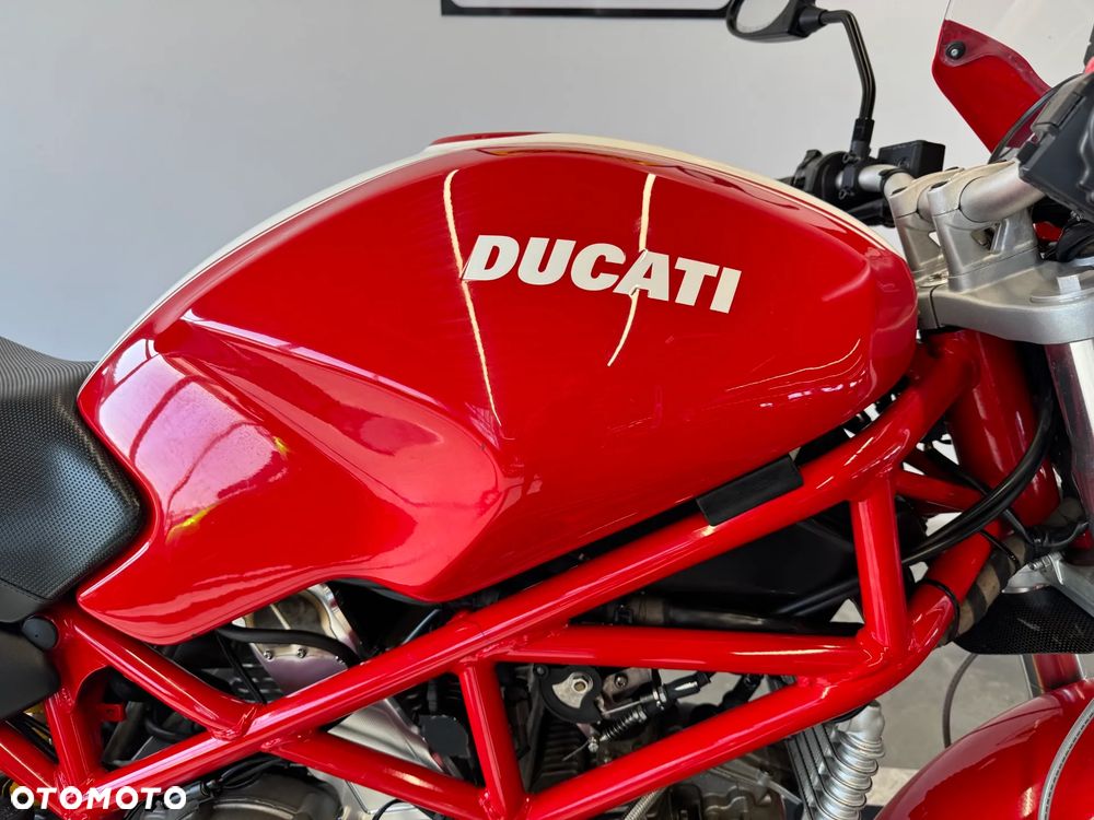 Ducati Monster - 11