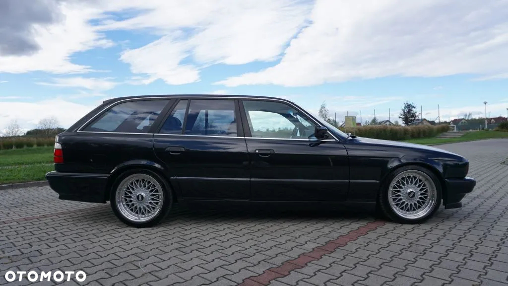 BMW Seria 5 540i - 7
