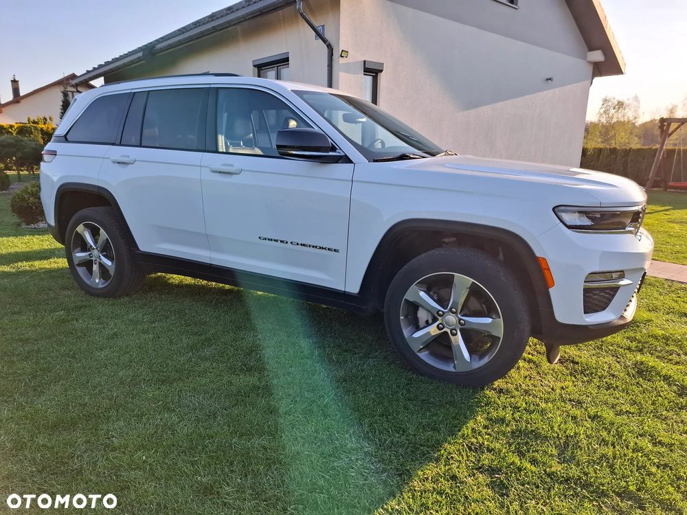 Jeep Grand Cherokee - 11