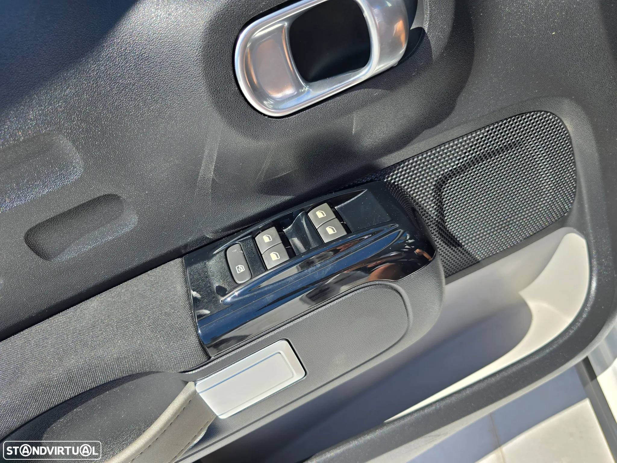 Citroën C3 1.2 PureTech Shine EAT6 - 36