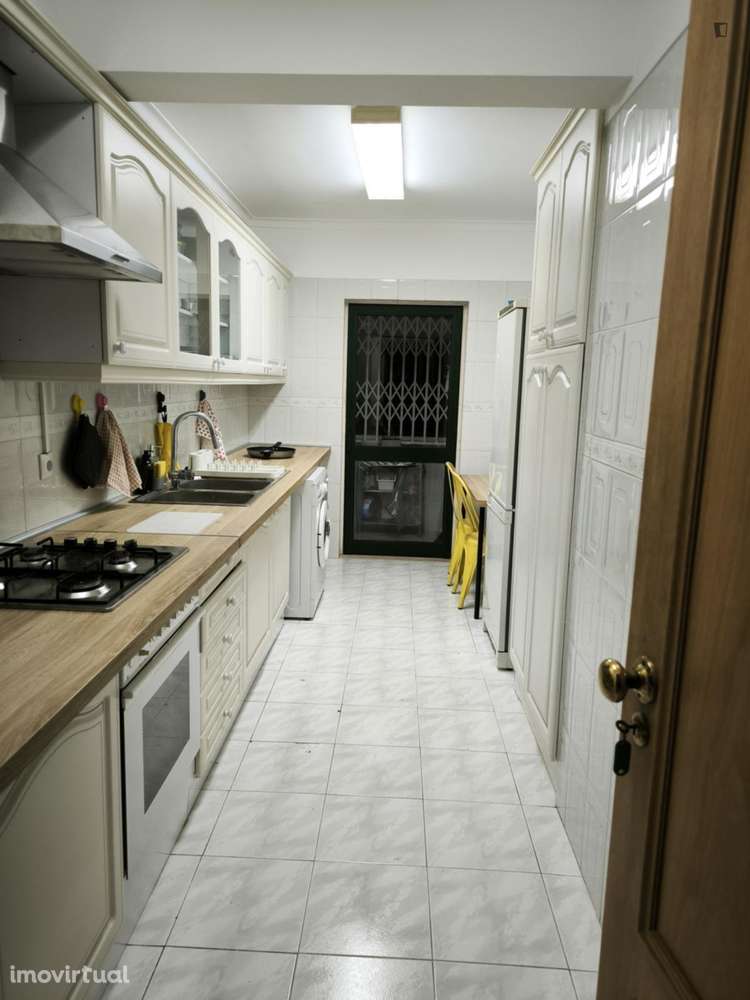 Quarto - localizado em Carcavelos Lisbon - Grande imagem: 3/12