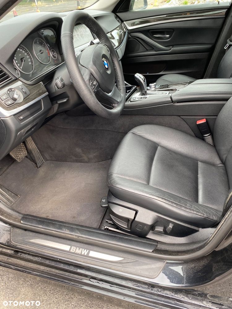BMW Seria 5 525d - 19