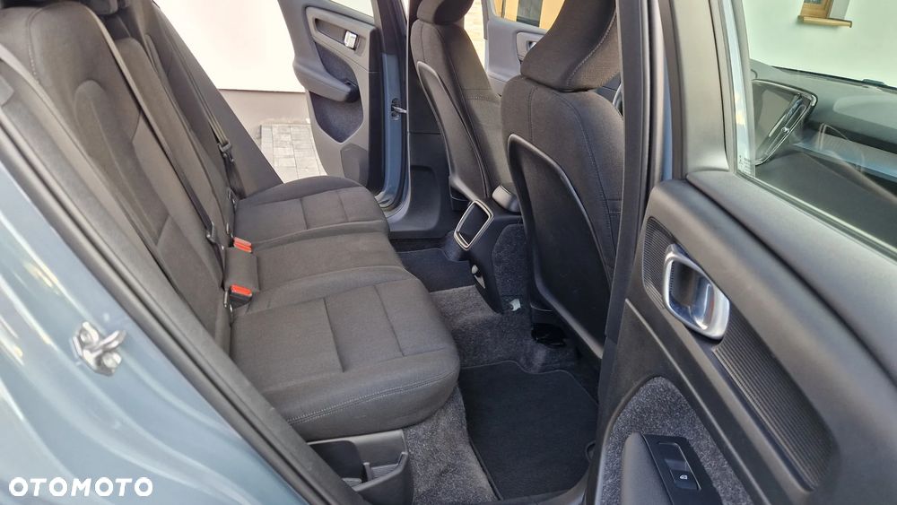 Volvo XC 40 T3 Momentum - 23