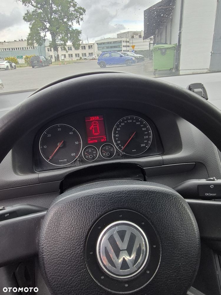 Volkswagen Touran - 6