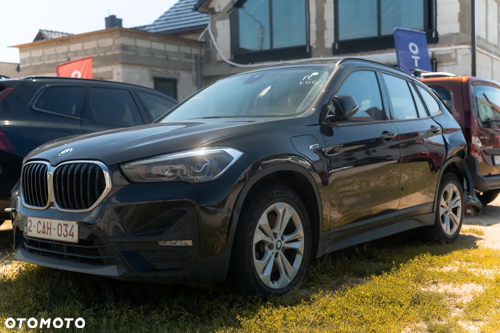 BMW X1 xDrive25e Business Edition - 2