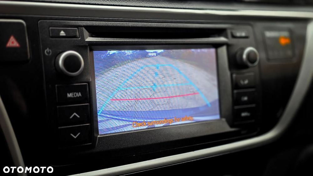 Toyota Auris 1.8 HSD Luna - 15