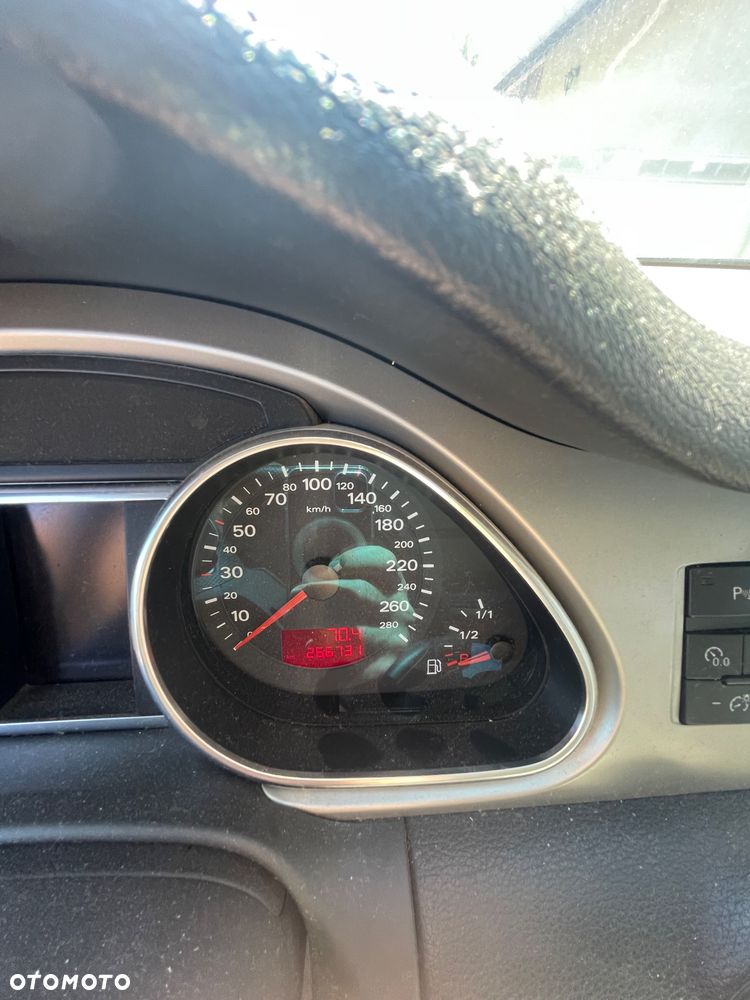 Audi Q7 4.2 FSI Quattro Tiptronic - 9