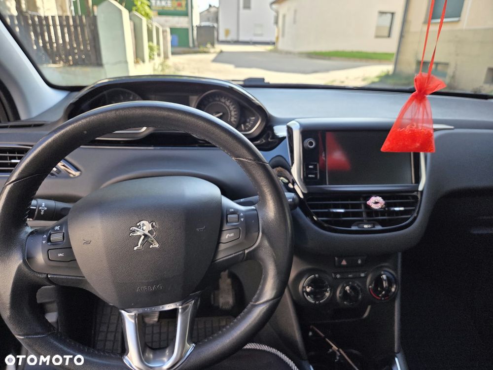 Peugeot 208 PureTech 82 Urban Move - 8