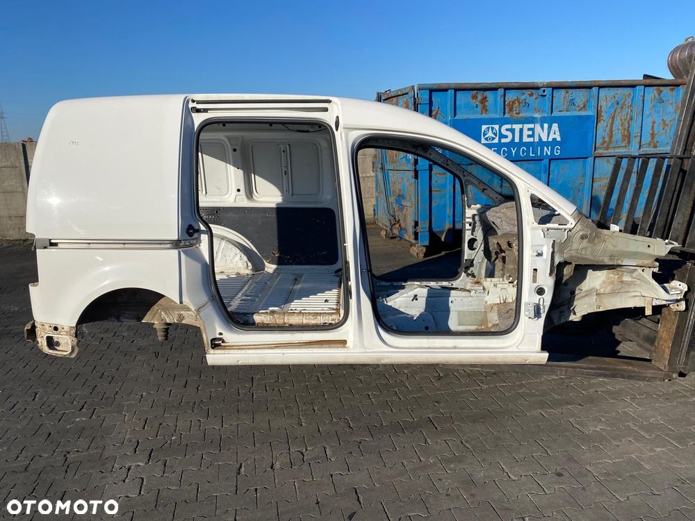 BŁOTNIK TYŁ PRAWY BOK ĆWIARTKA VW CADDY III 2013 KRÓTKI BIAŁY - 2