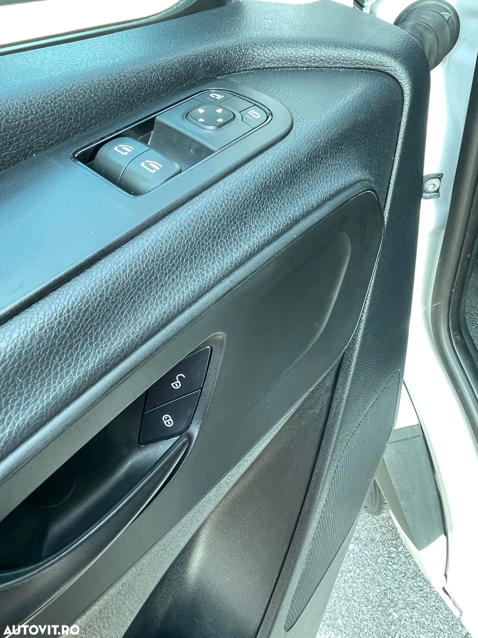 Mercedes-Benz Sprinter - 20