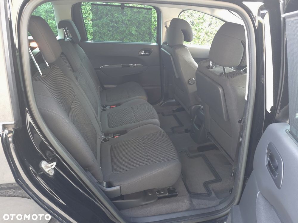 Peugeot 5008 - 8