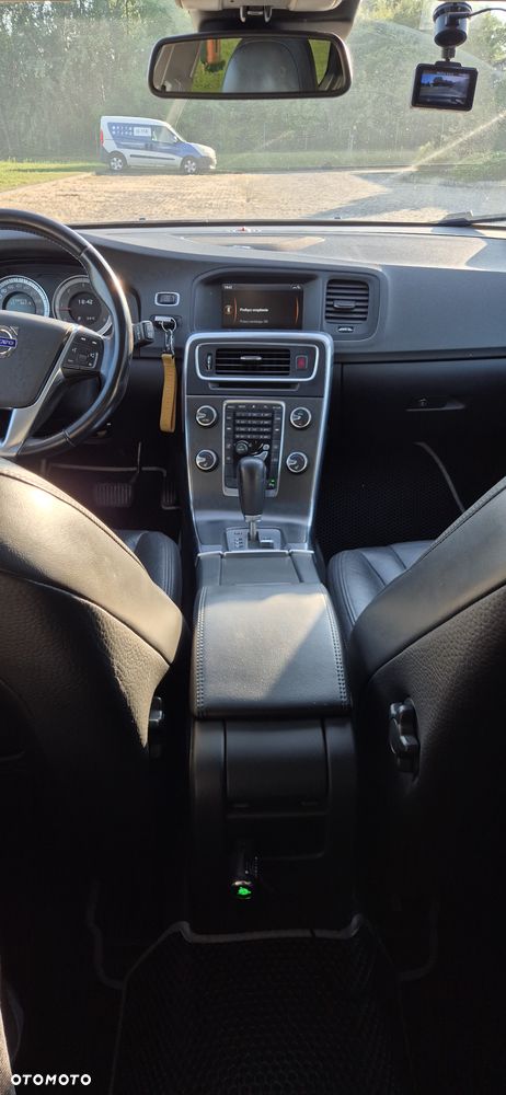 Volvo V60 D5 AWD Geartronic Summum - 18