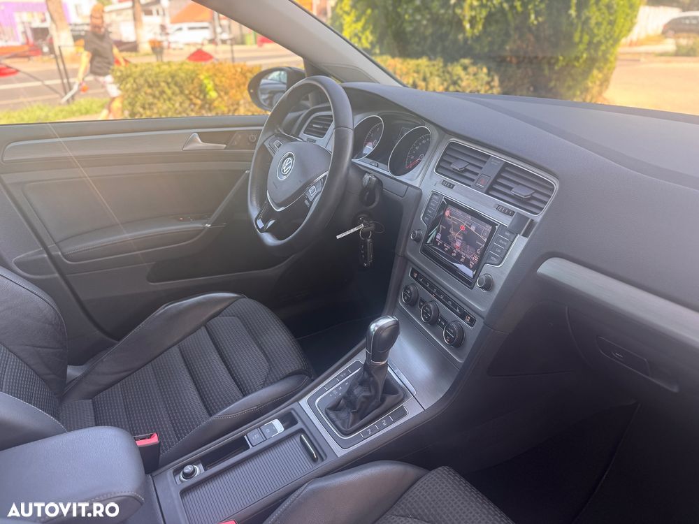 Volkswagen Golf - 16