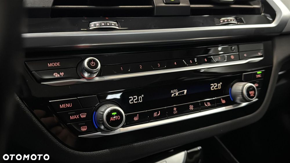 BMW X3 xDrive20d - 23
