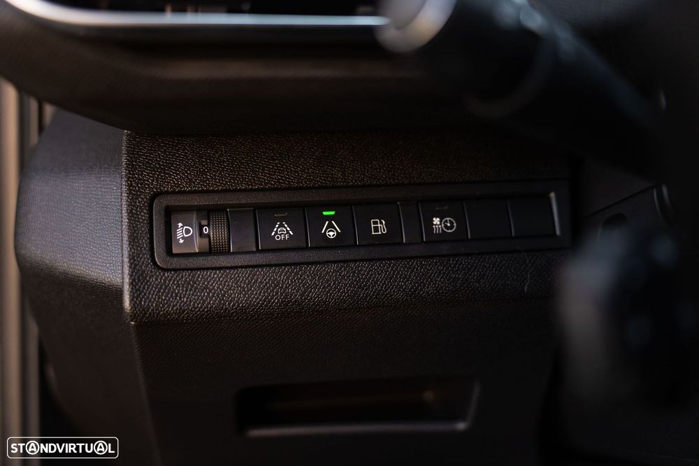 Peugeot 3008 225 e-EAT8 Allure - 26