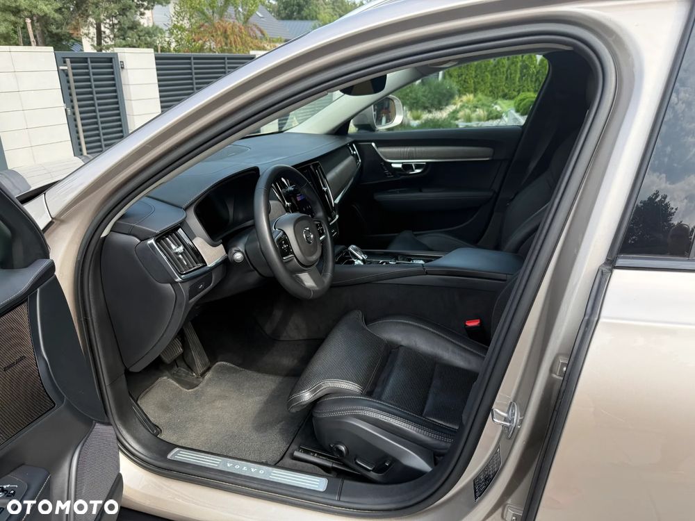 Volvo V90 B5 D AWD Ultimate Dark - 4