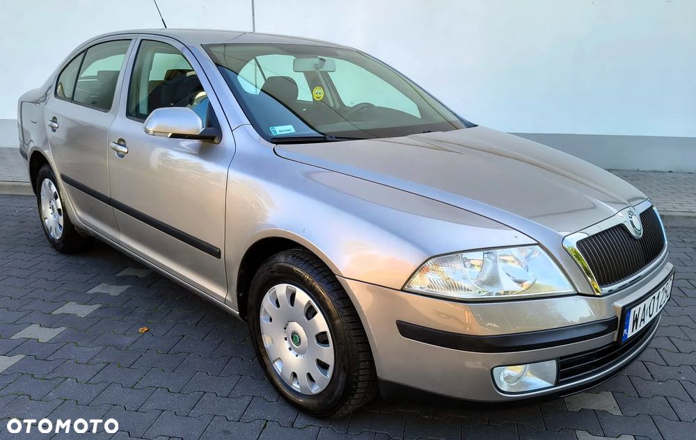 Skoda Octavia 1.6 FSI Ambiente - 2