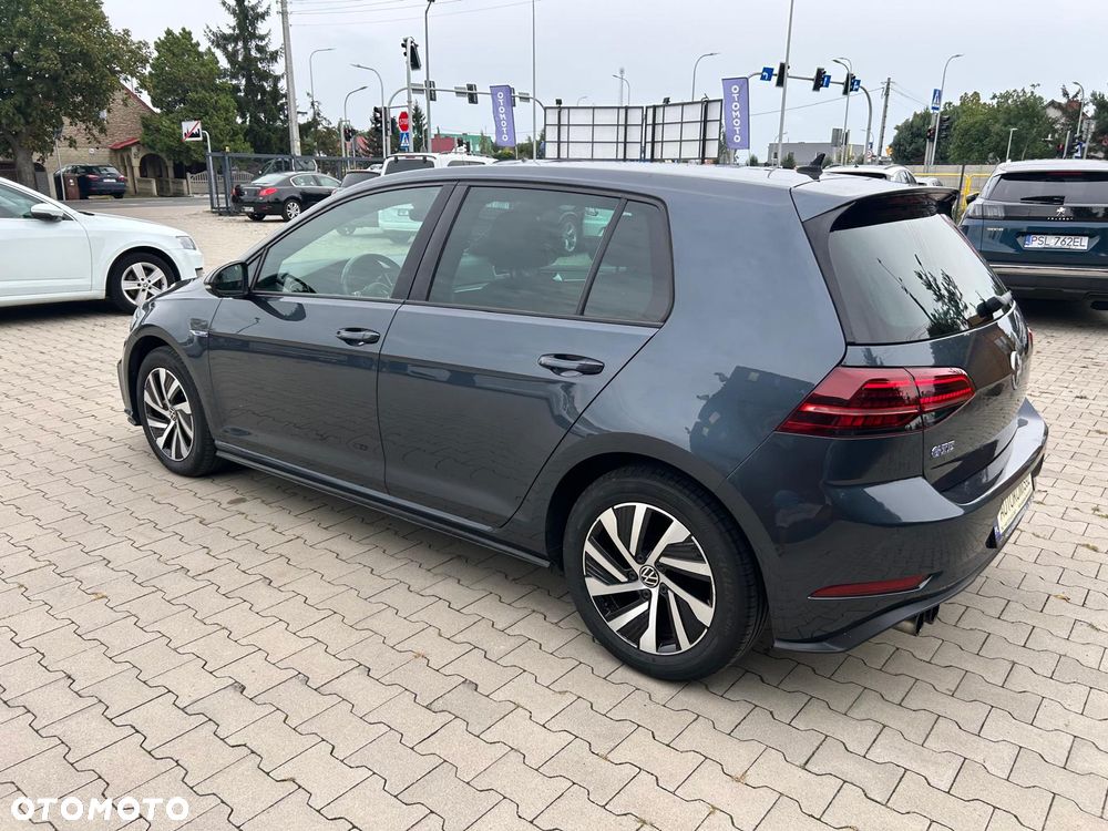 Volkswagen Golf - 11